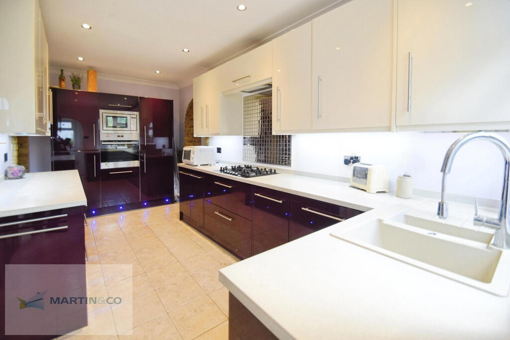 House in Spelthorne, Surrey - More