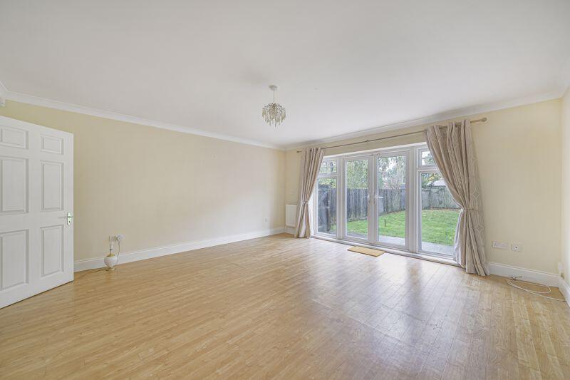 House in London - View 2