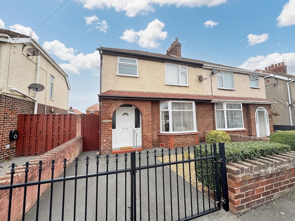 3-bed semi-detached on Clwyd Avenue, Abergele, Conwy, LL22 7NF, £169,950