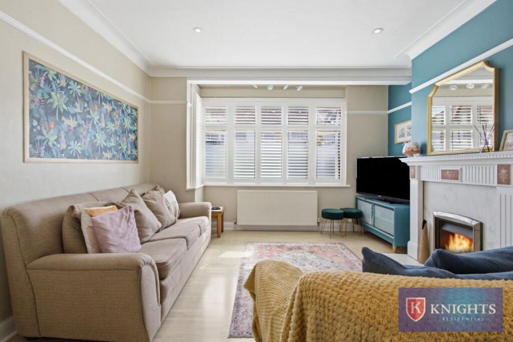 Clarendon Road, London, N18 photo 2