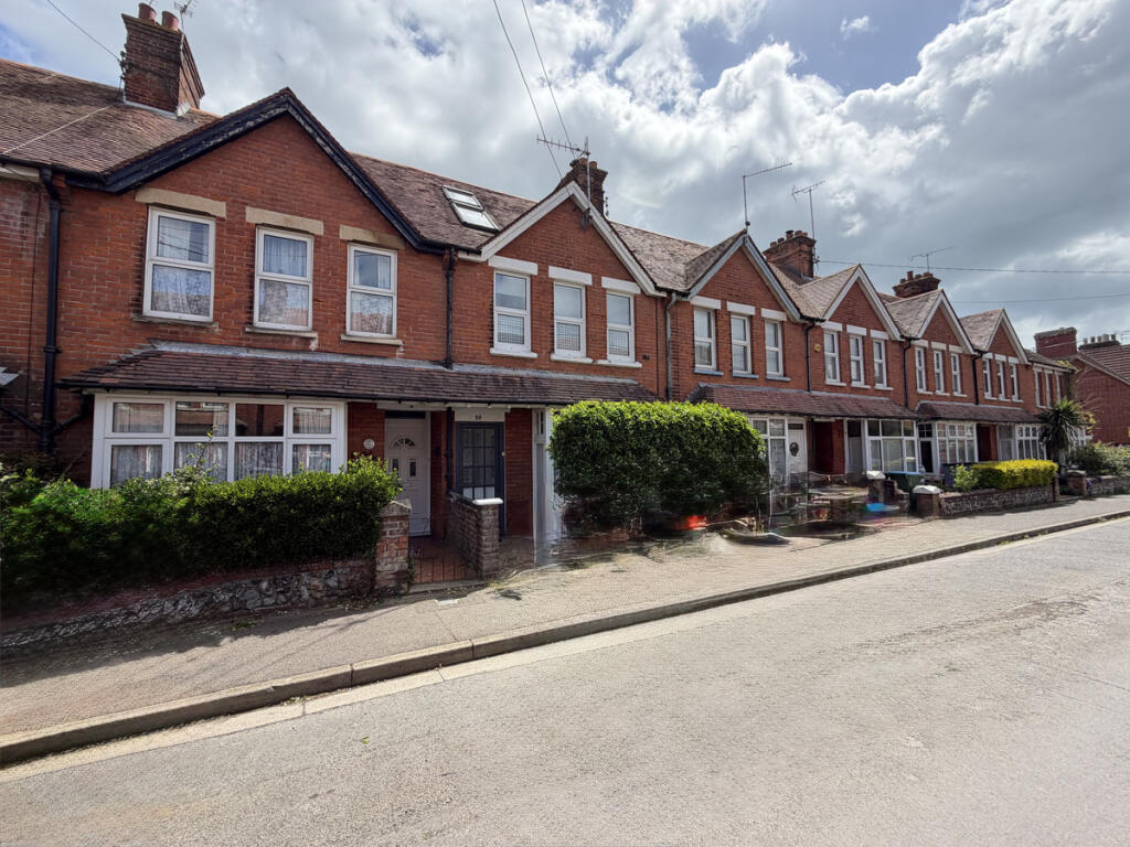 Main image of property: Queen Street, Littlehampton, BN17