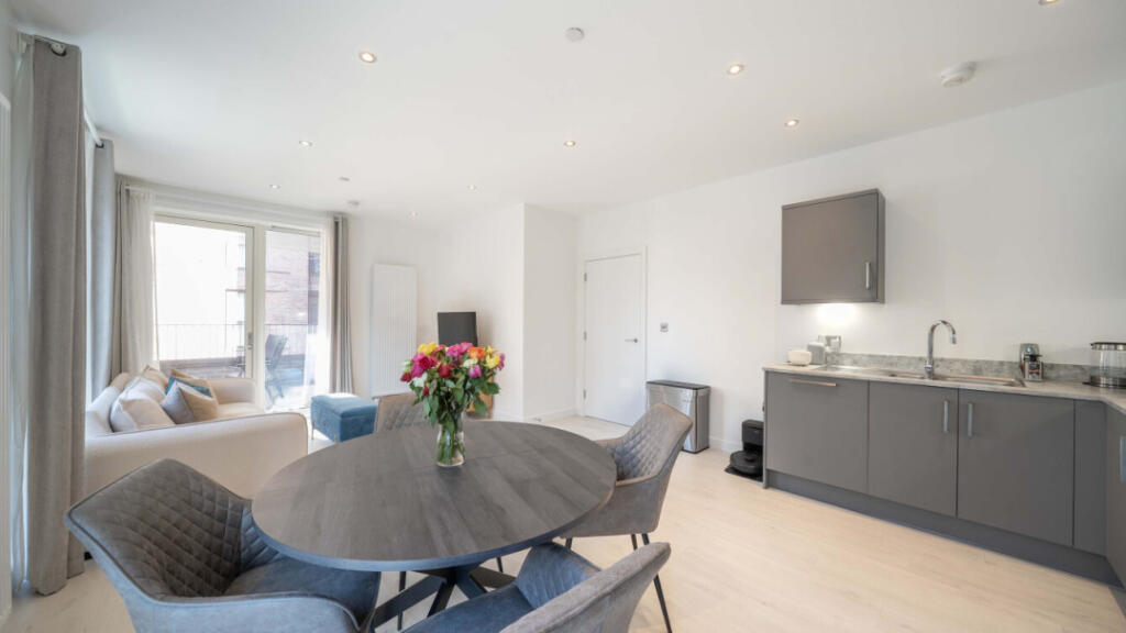 Apartment in London - View 5