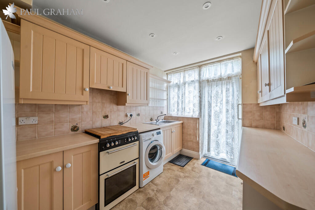 House in London - View 5