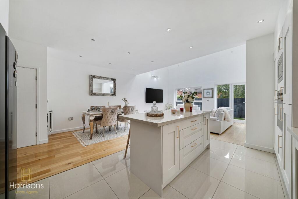 House in Bolton, Westhoughton - View 4