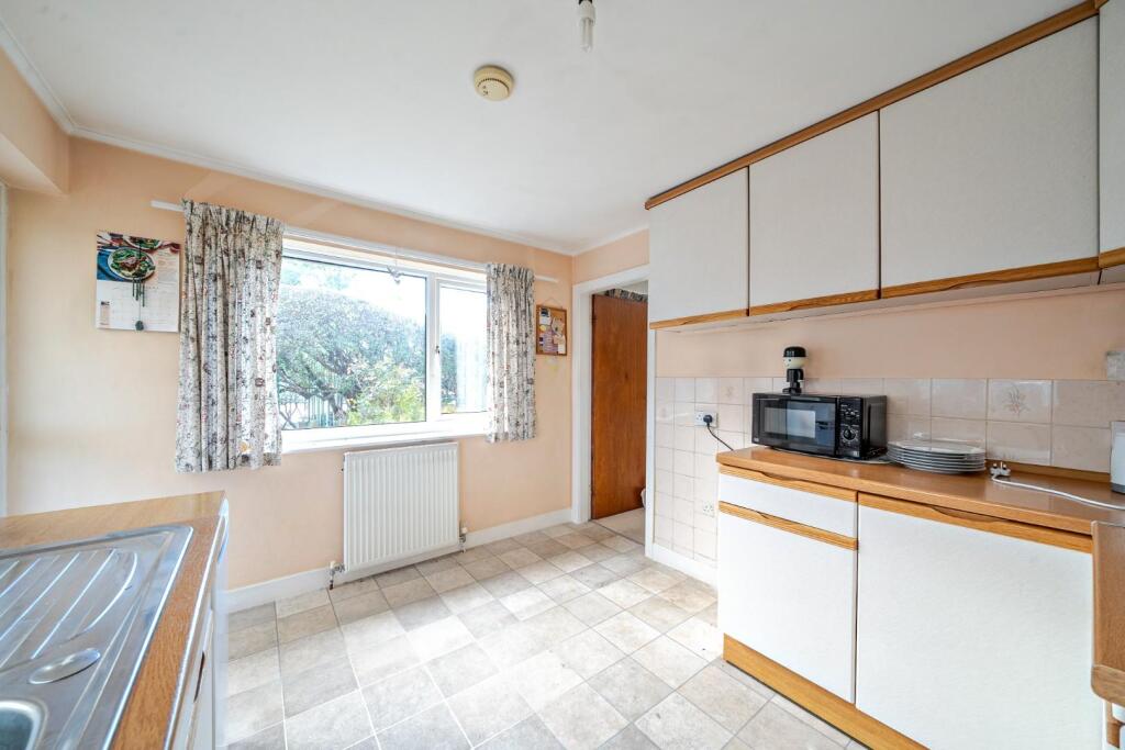 House in Leeds, Wetherby - More