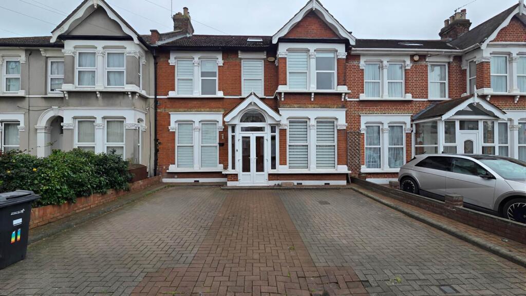 Main image of property: Aberdour Rd, Seven Kings, IG3 9SA