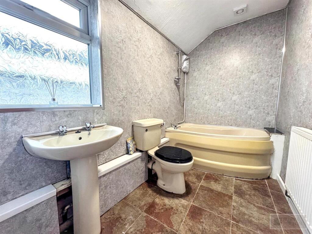 House in Stoke-on-Trent - More