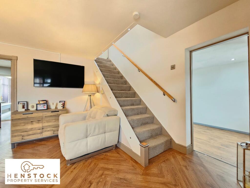 House in Rochdale, Greater Manchester - View 4