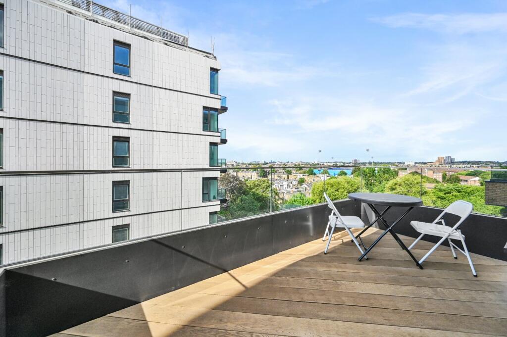 Apartment in London - View 3