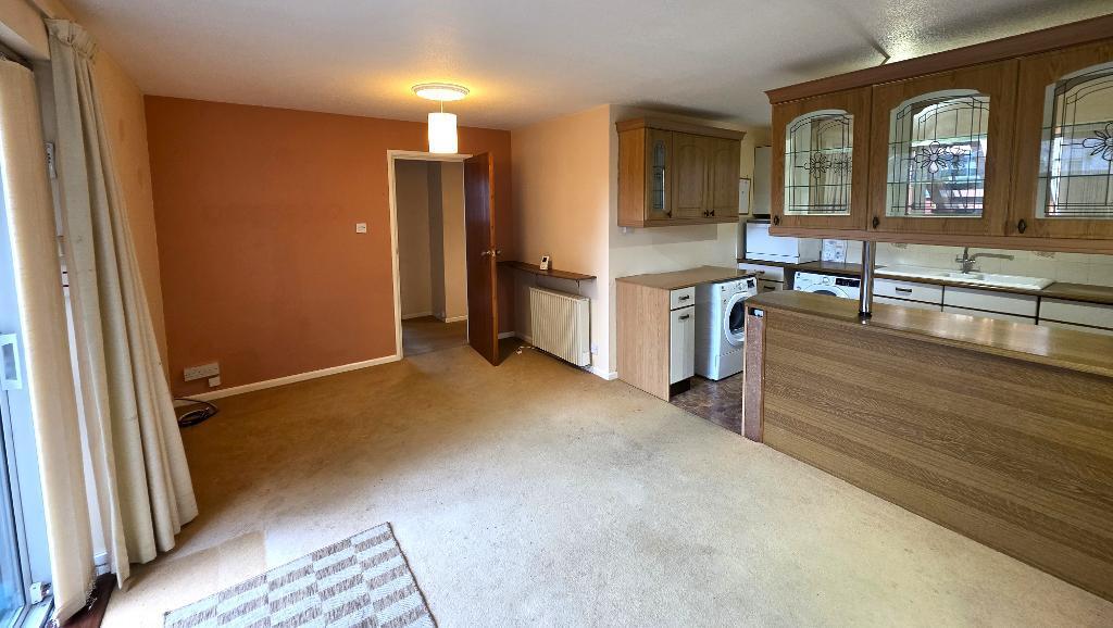 Elizabeth Court, High Street, Bembridge, Isle of Wight, PO35 5SN photo 3