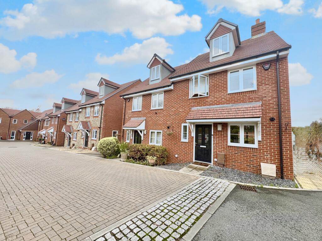 Main image of property: Lynch Close, Havant