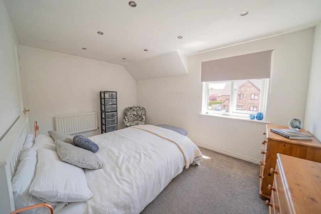 Hertford Way, Knowle, B93 - More