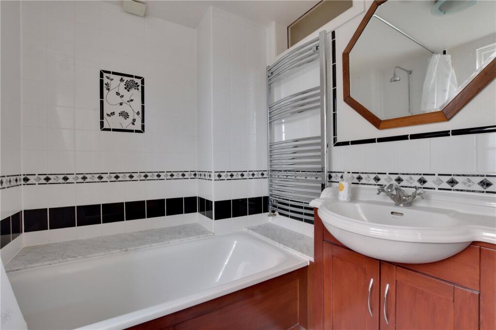 2 bedroom semi-detached house for rent