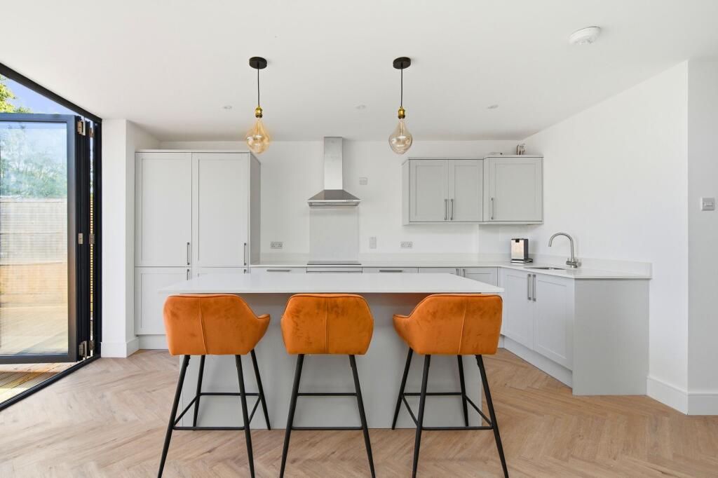 House in Slough - View 5