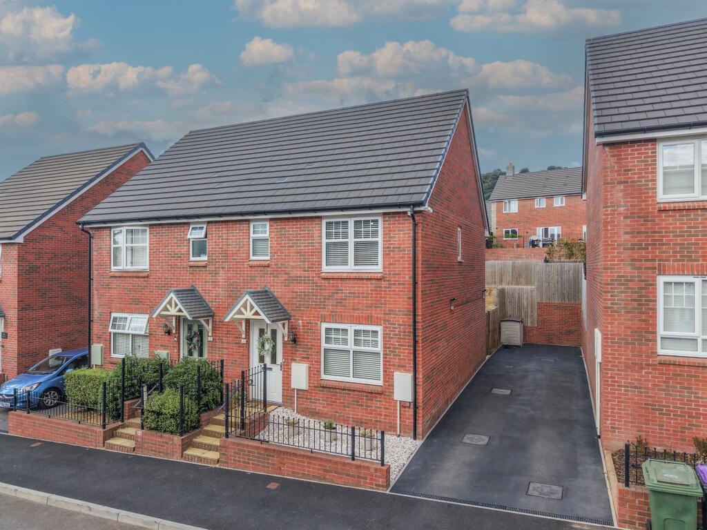 Main image of property: Heol Lowri, Cwmbran, Pontrhydyrun