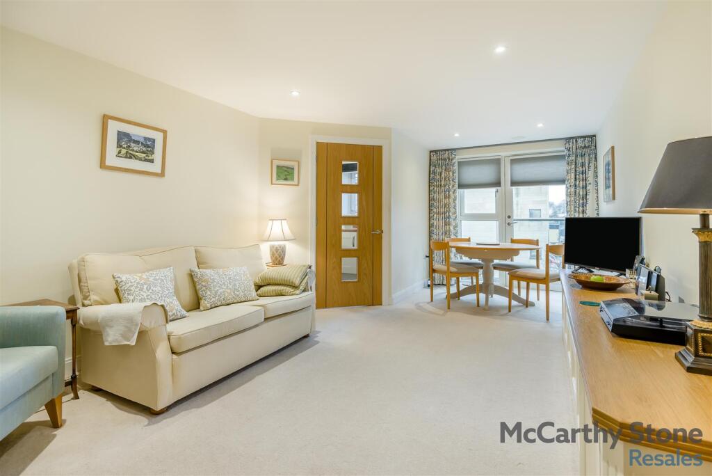 Apartment in Cotswold, Chesterton, Cirencester - View 6