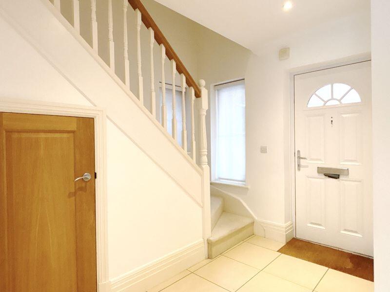 House in Slough - View 5