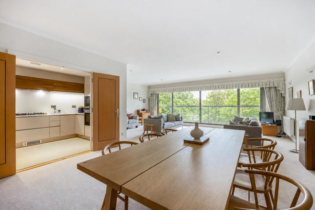 Apartment in Gloucester - View 3