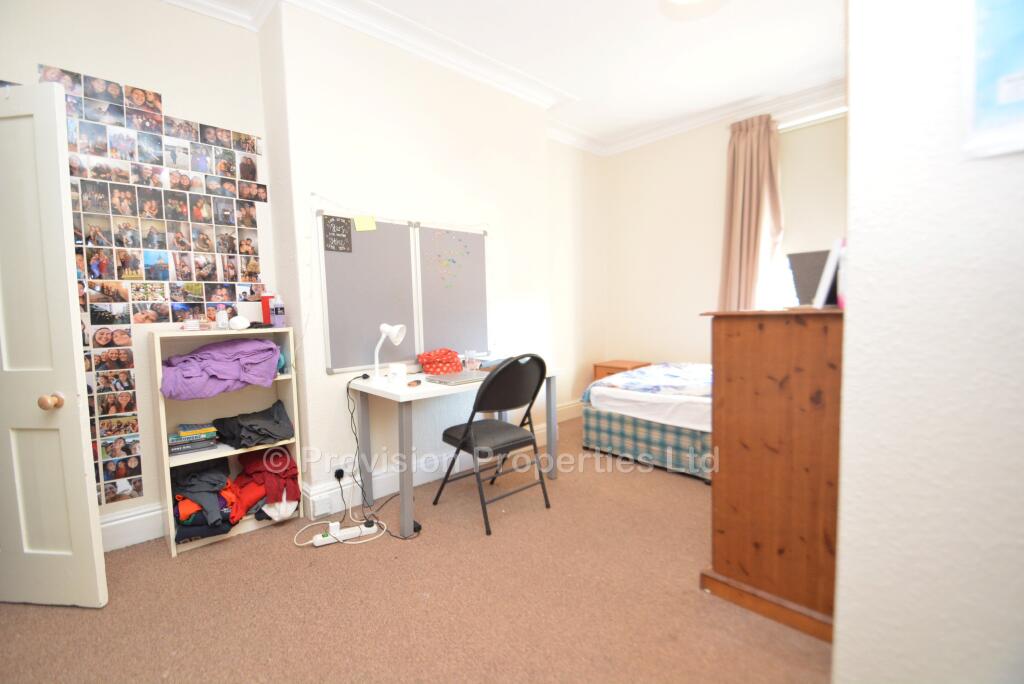 8 bedroom terraced house for rent