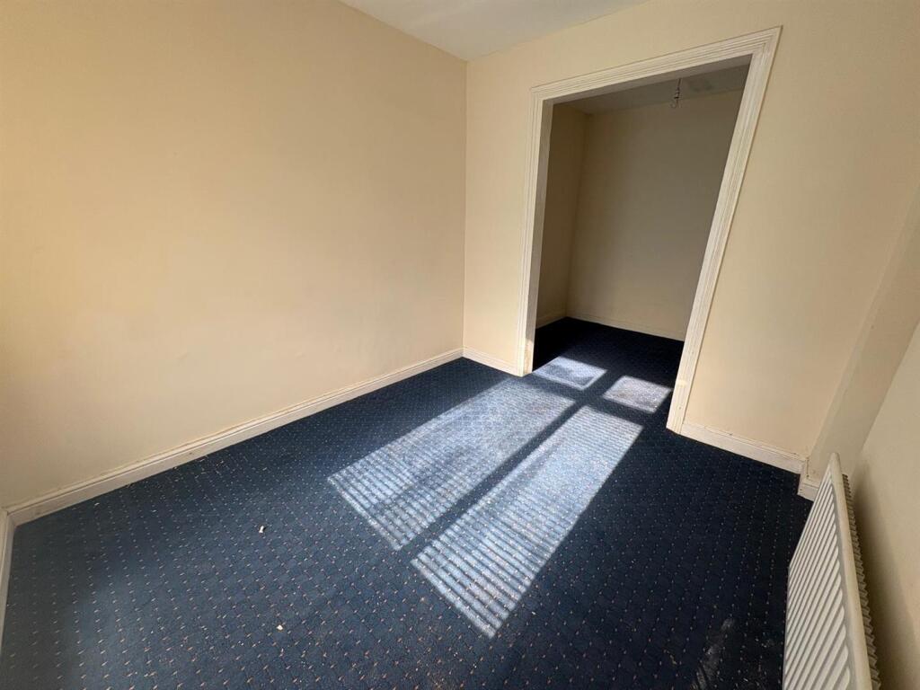 Apartment in Northampton, Phippsville - More