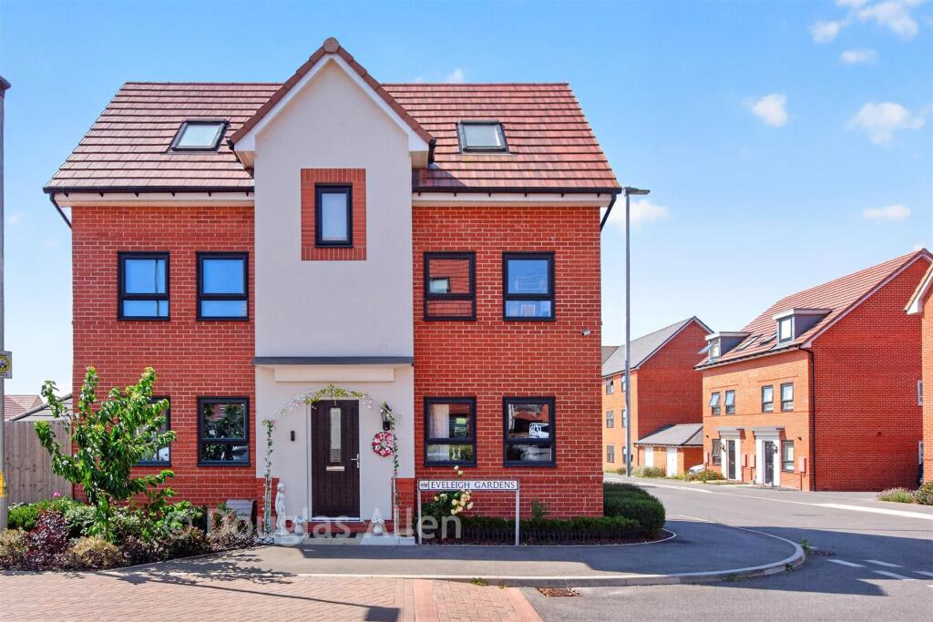 Main image of property: Eveleigh Gardens, Hockley, Essex