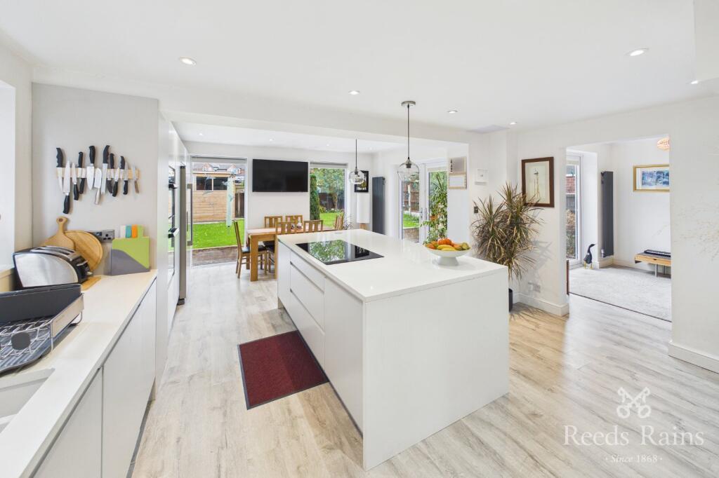 Yew Tree Drive, Barnton, Northwich, Cheshire, CW8 photo 2