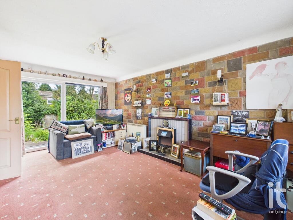 Elton Drive, Hazel Grove, Stockport, SK7 photo 3