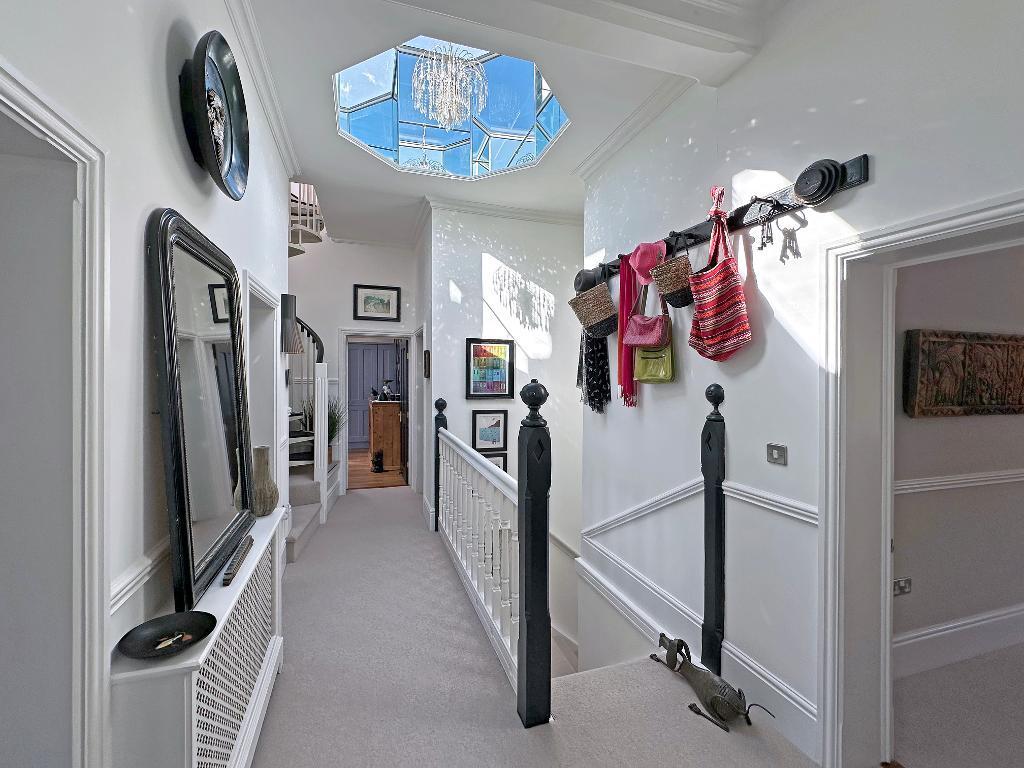 10 Victoria Road, Great Malvern, Worcestershire, WR14 2TD photo 3