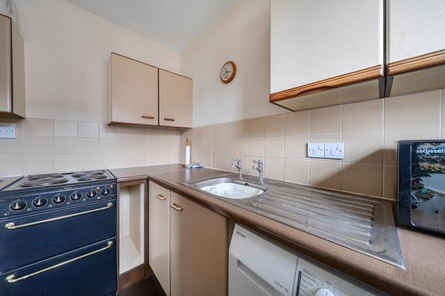 Ferndale Court, Thatcham - View 3