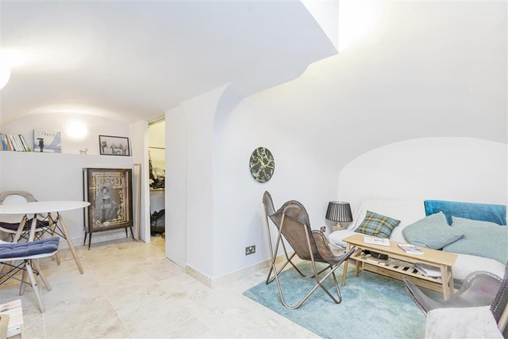 Main image of property: Moreton Terrace Mews North, SW1V