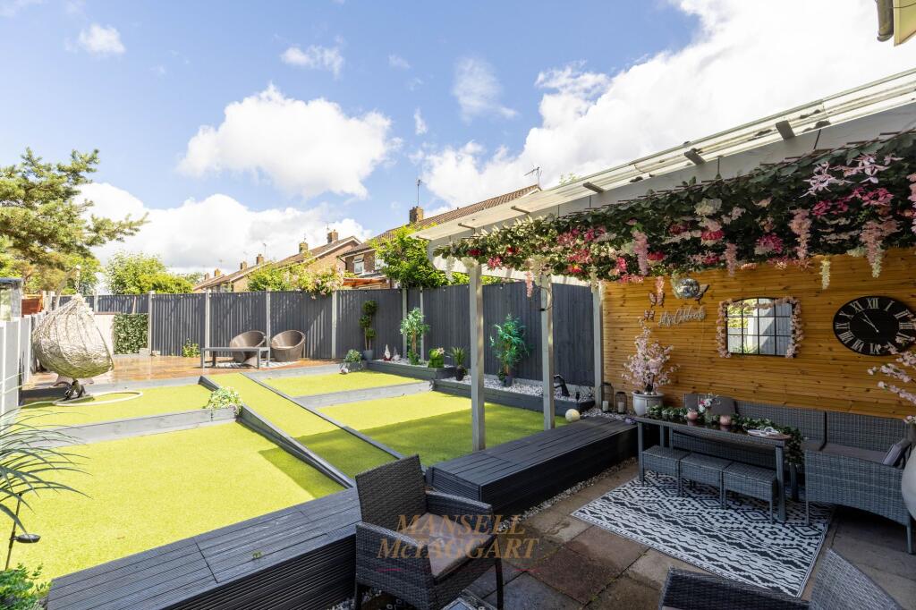 House in Crawley, Gossops Green - View 3