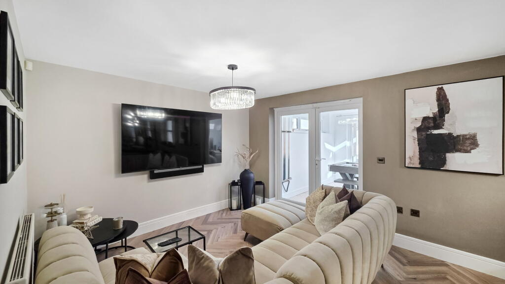 Thorncroft Avenue, Astley M29 7TG photo 4