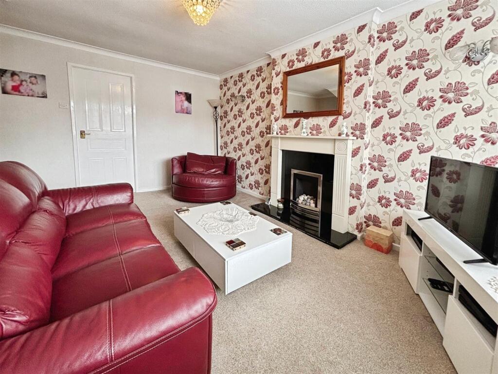 House in Bradford, Woodside, Low Moor - View 4