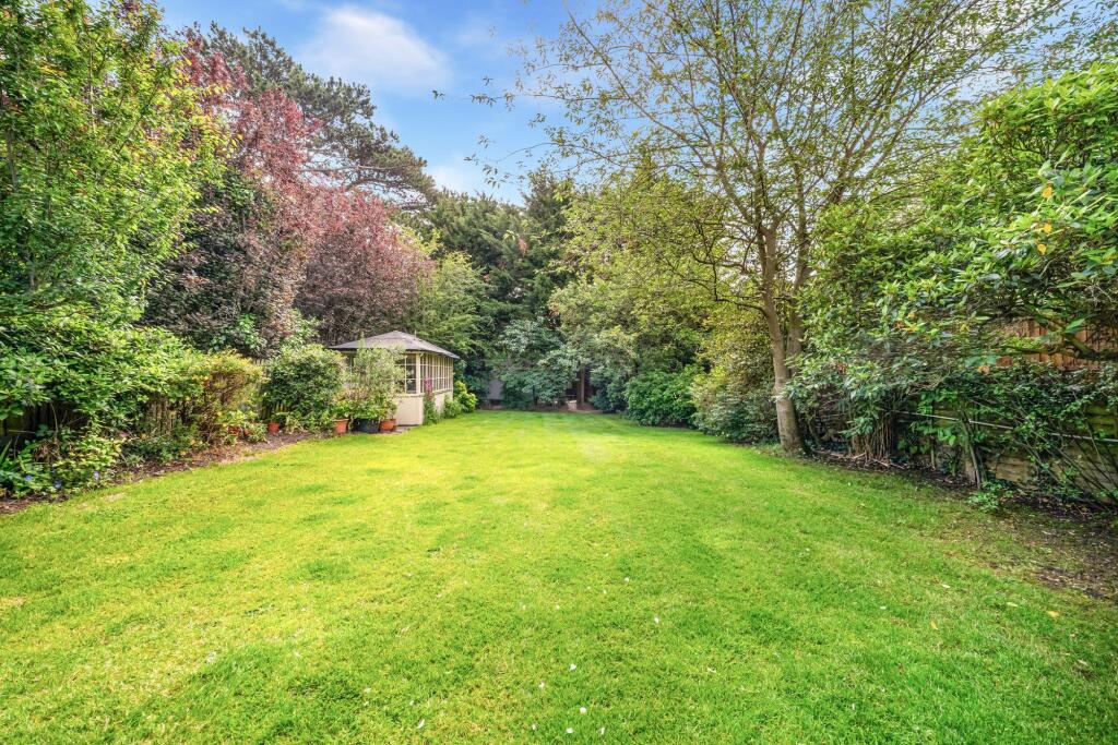Kings Avenue, Woodford Green, IG8 photo 4