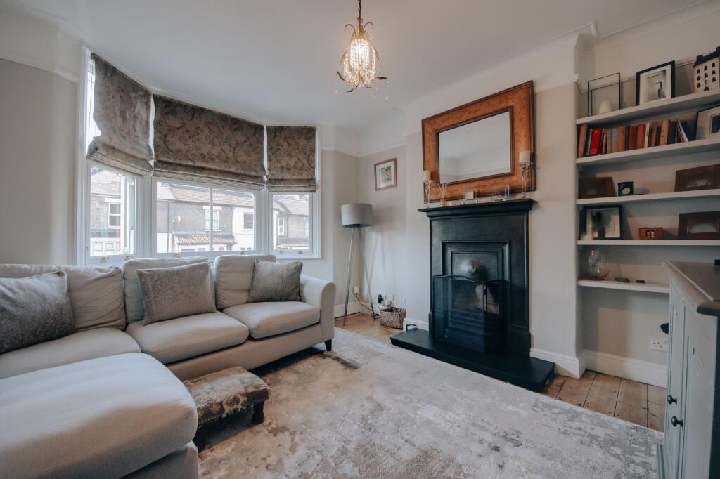 Pinner Road, Watford, WD19 photo 3