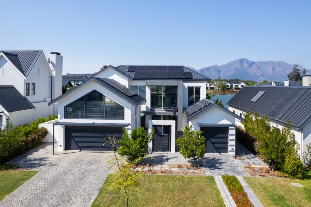 Main image of property: Paarl, Western Cape