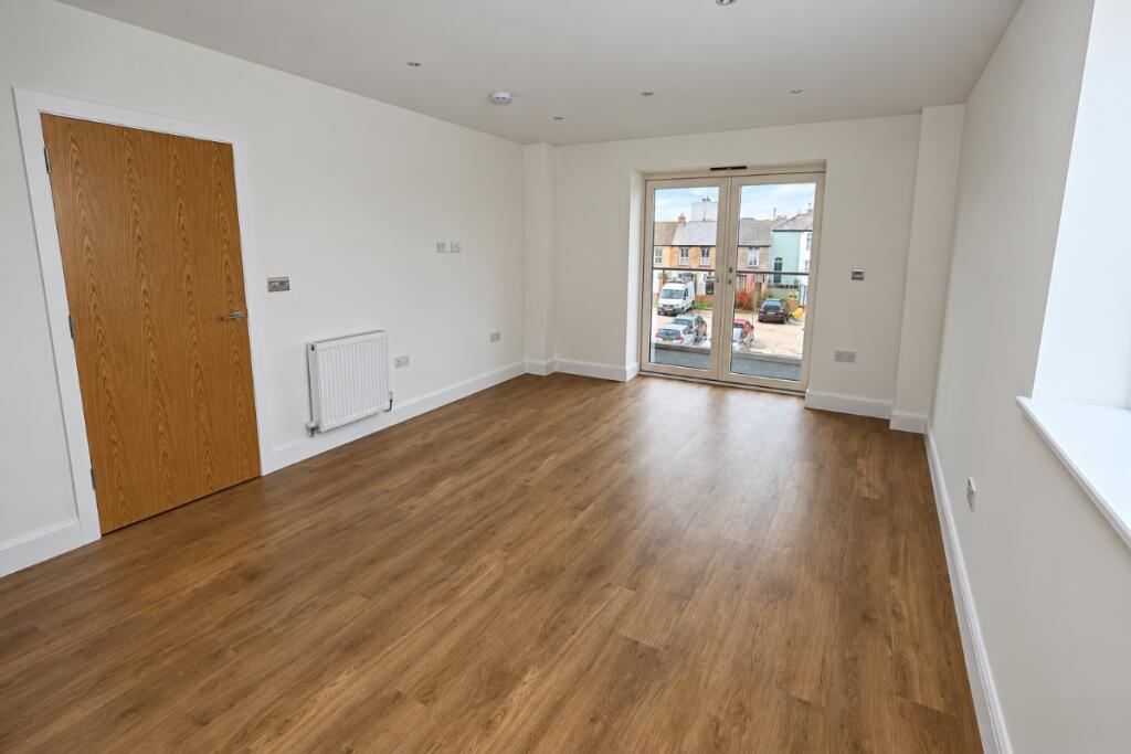 Apartment in Canterbury - View 5