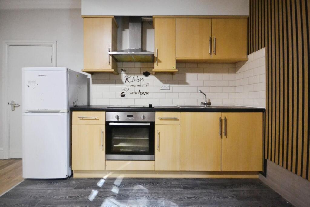 Apartment in Reading, Newtown - View 3
