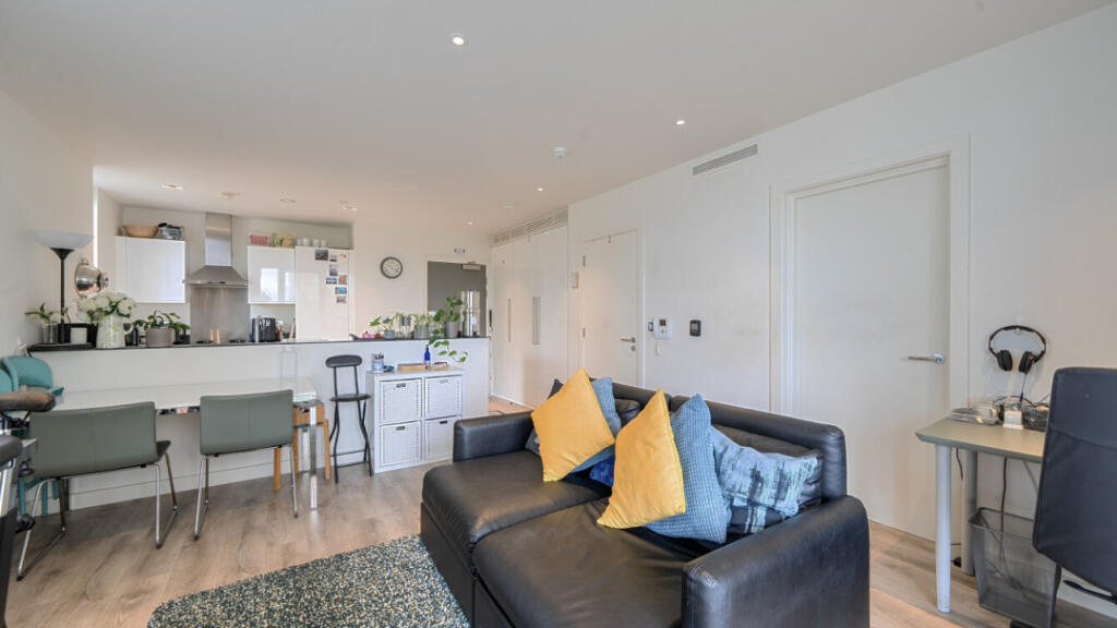 Apartment in London - View 5
