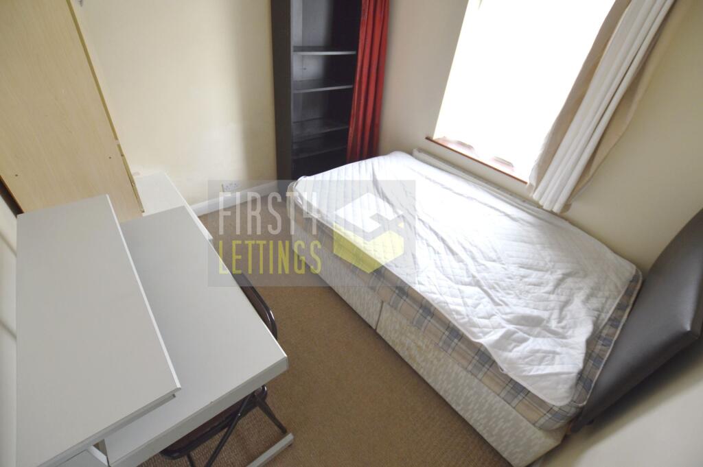 House in Leicester, Knighton Fields - View 5
