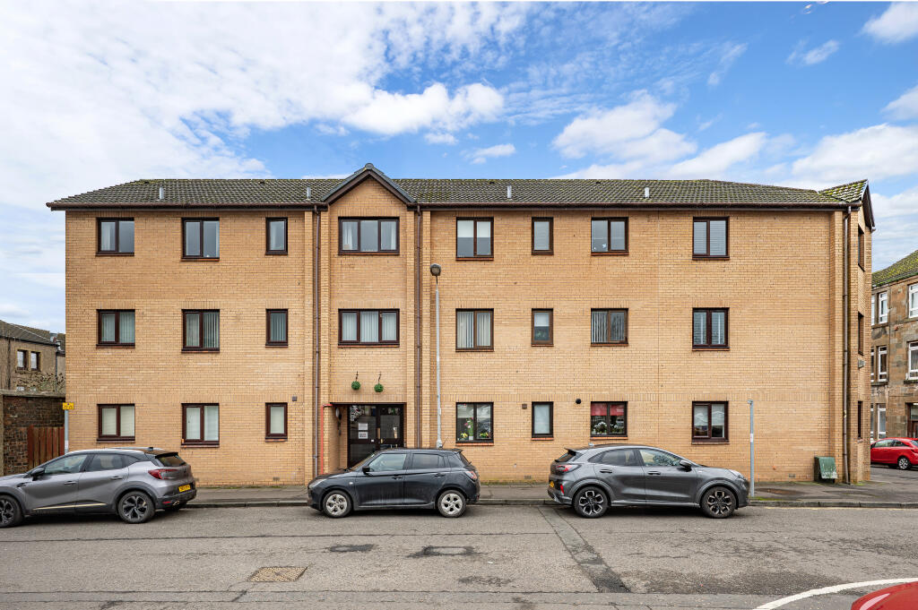 Main image of property: Flat C, 11 Shamrock Street, Kirkintilloch, Glasgow, G66