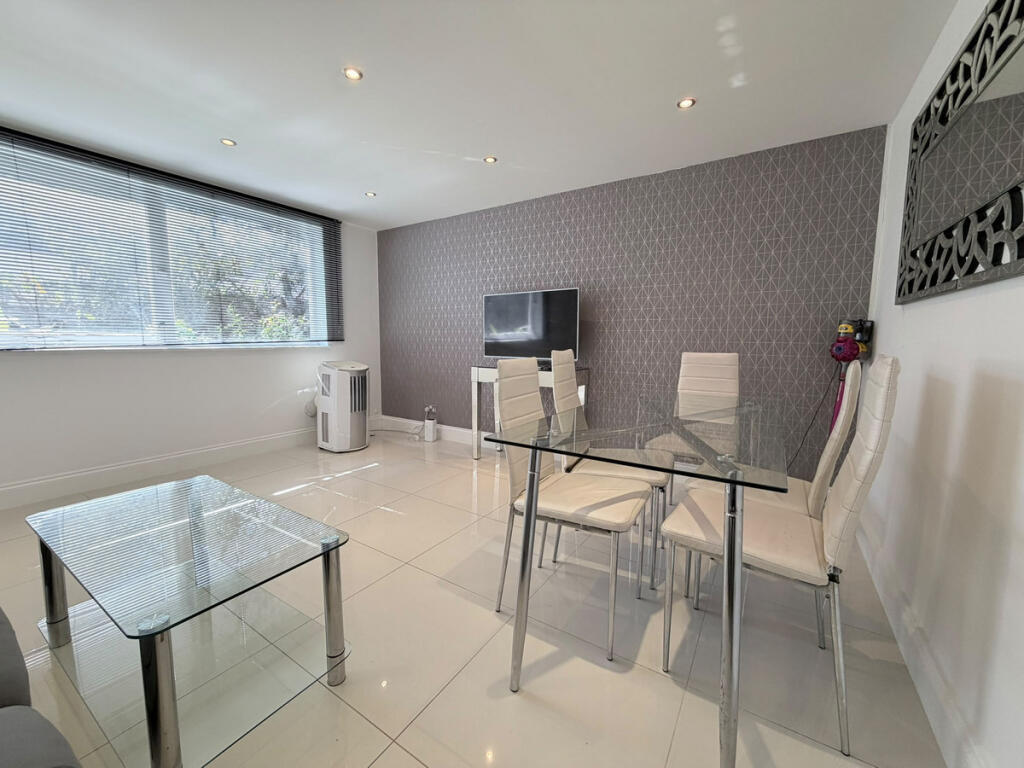 Apartment in London, World's End, Brompton - More