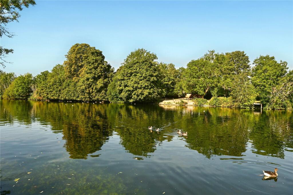 House in Twickenham - View 3
