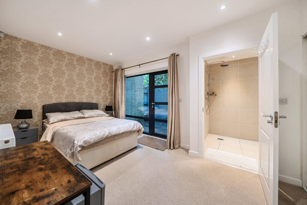 House in London, Cordwell Estate, Hither Green - View 3