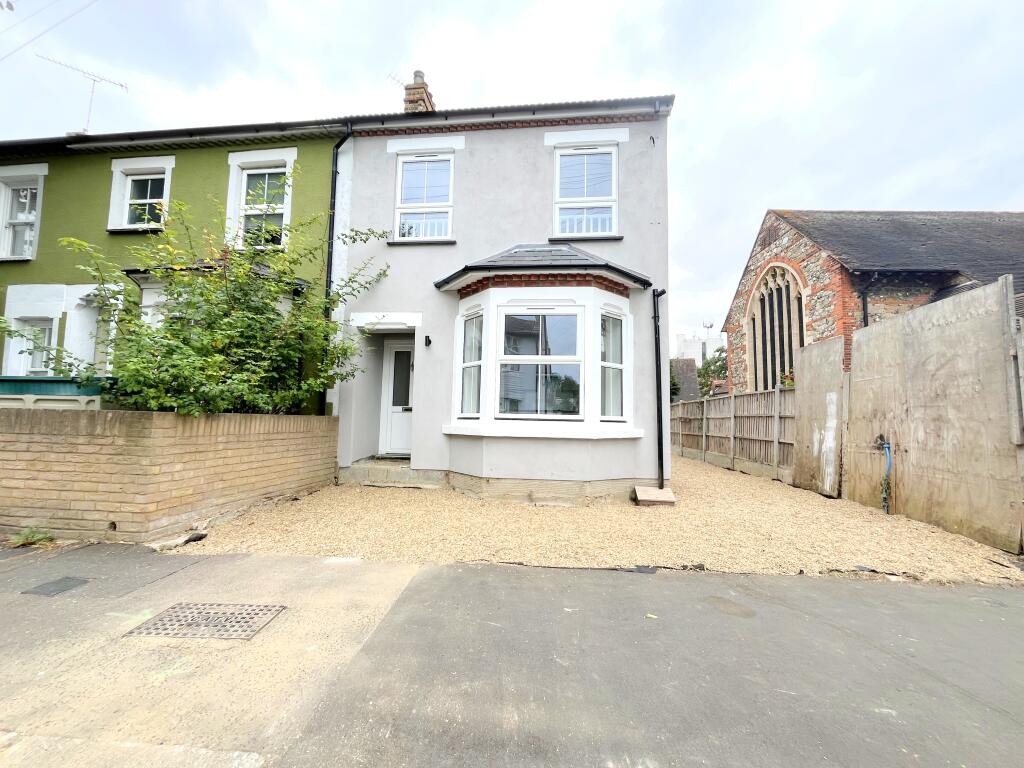 Main image of property: St John's Road, Westcliff-on-sea, Southend-on-sea