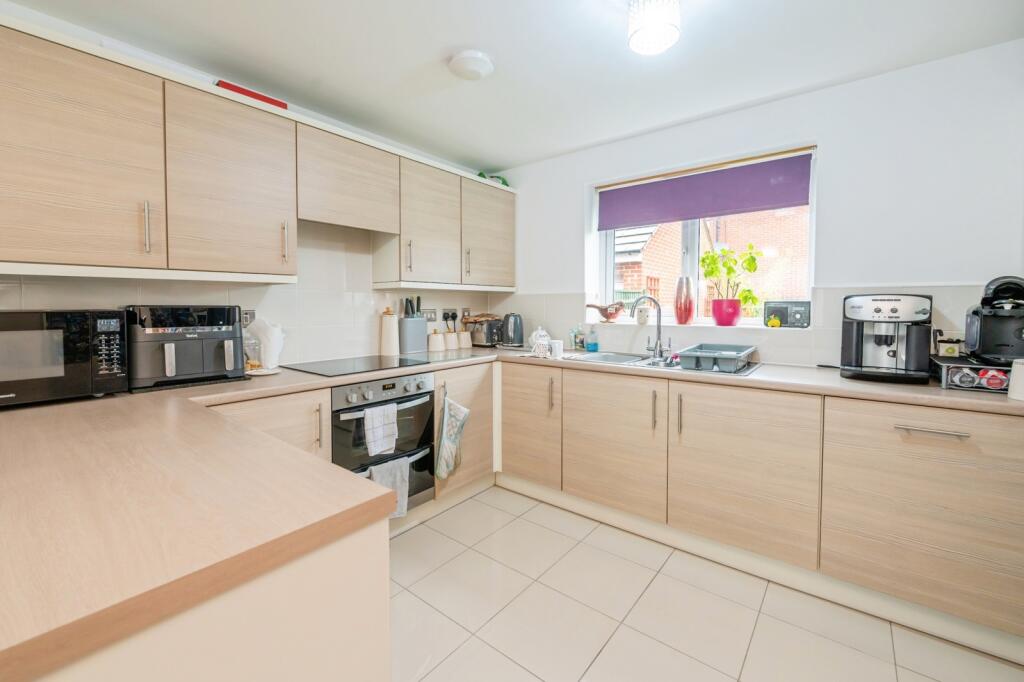Lawrence Grove, Kidderminster, Worcestershire, DY11 - Widok 5