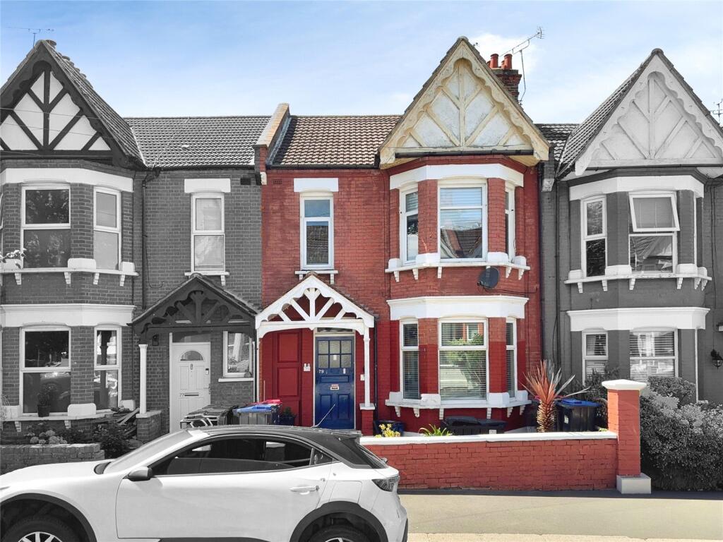 Main image of property: Silverdale Avenue, Westcliff-on-Sea, Essex