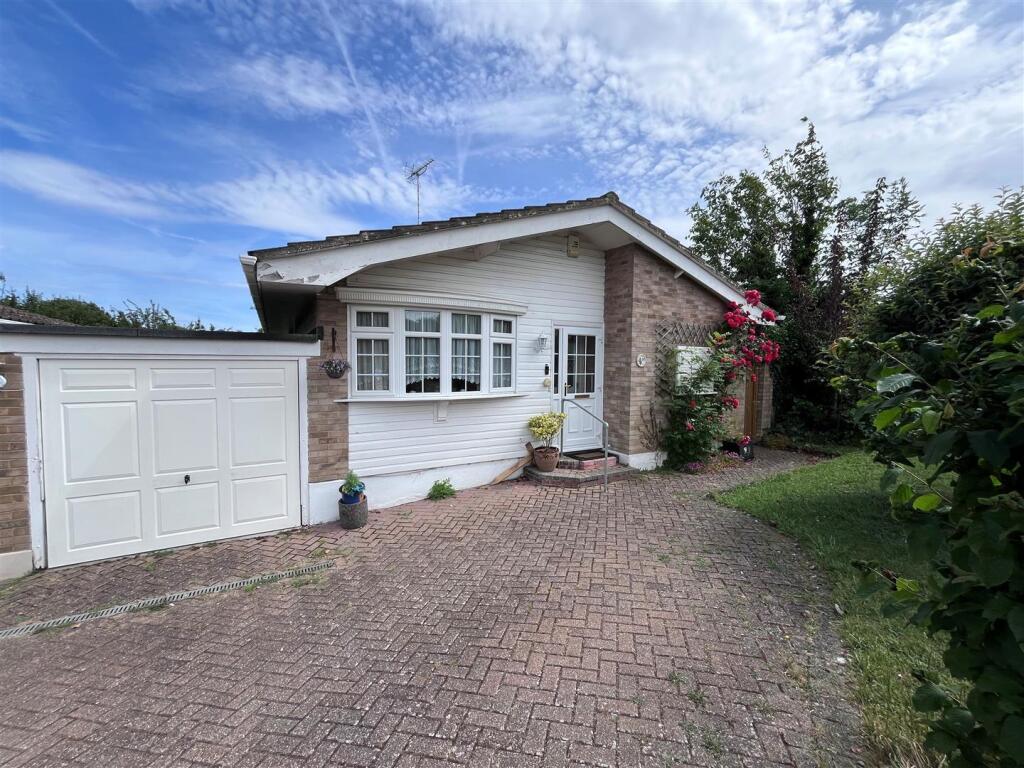 Main image of property: Deerhurst Close, New Barn