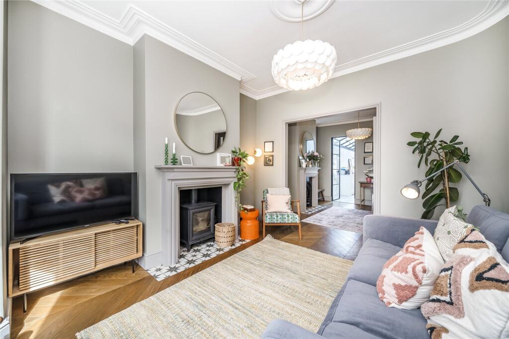 House in London - View 2