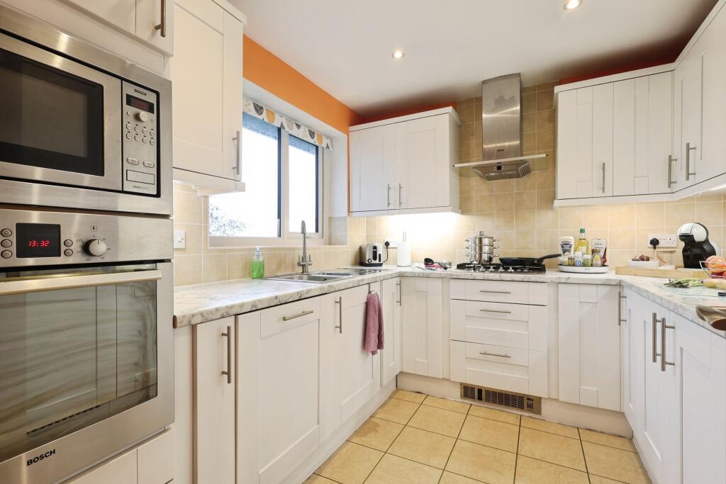 Additional image 5 of Ling Park Avenue, Bradford, BD15